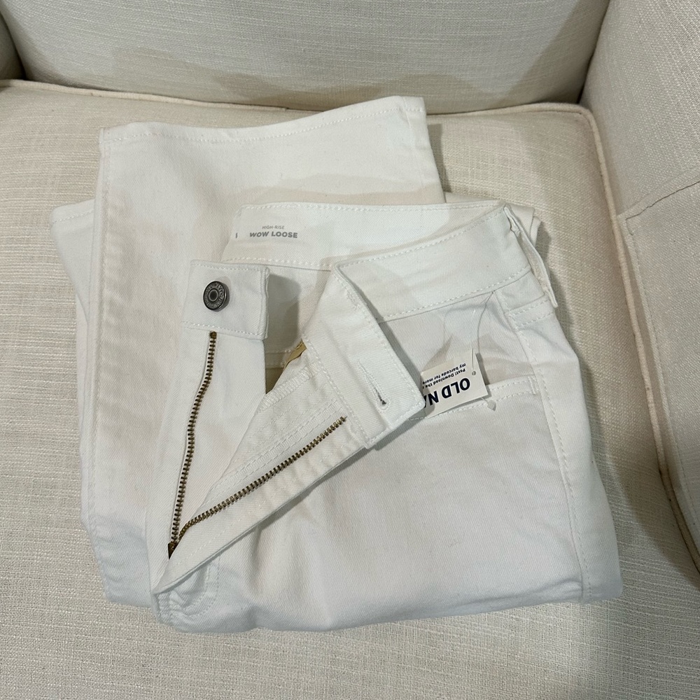 White Jeans Old Navy High Rise Wow Loose size 8 NWT